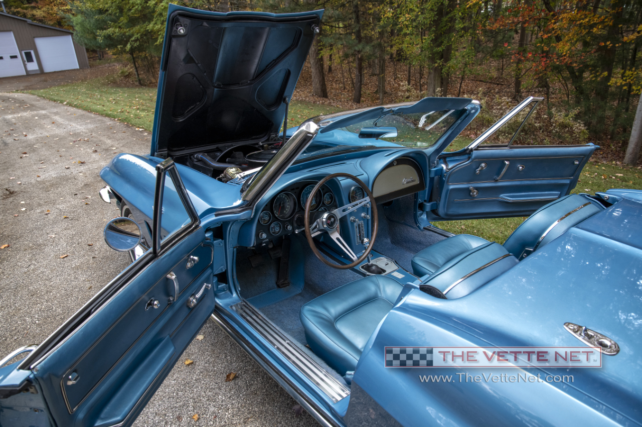 TheVetteNet.com - 1965 Corvette Convertible Nassau Blue